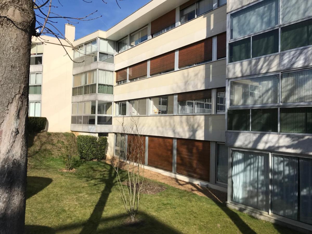 Le Petit Roi - Standingplace Le Chesnay  Bagian luar foto